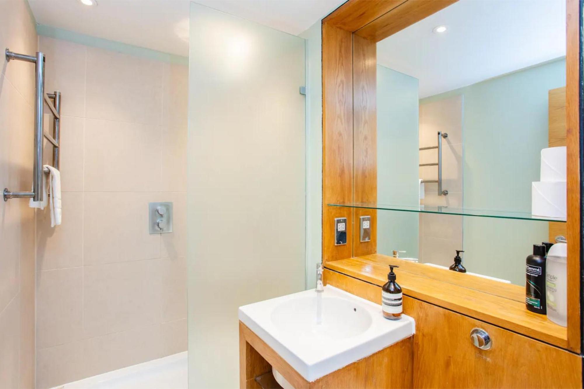 Modern 3 Bedroom Apartment In Paddington لندن المظهر الخارجي الصورة